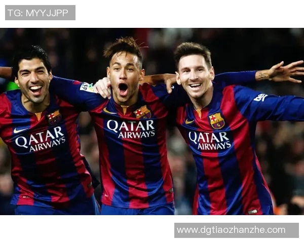 梅西足球明星相框艺术品展现球场传奇瞬间的完美选择